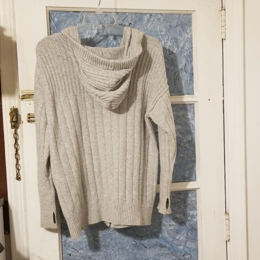 Gray sweater - Picture 2 of 2